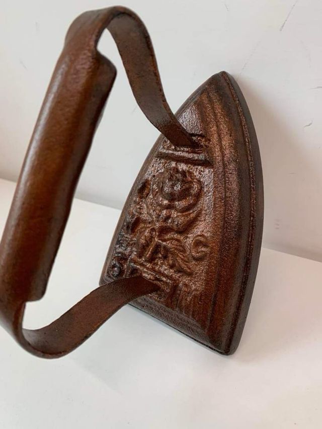 Ferro da stiro antico raro da collezione