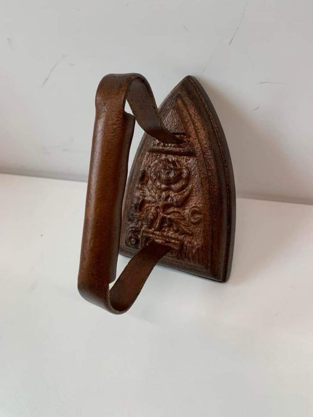 Ferro da stiro antico raro da collezione