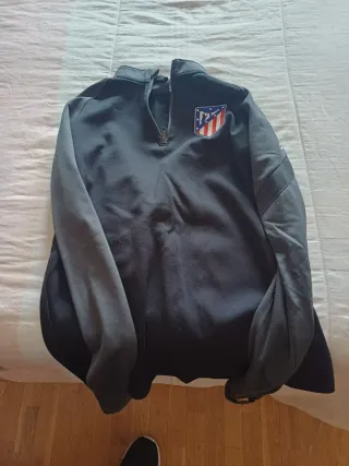 Sudadera Atlético de Madrid talla M de niño