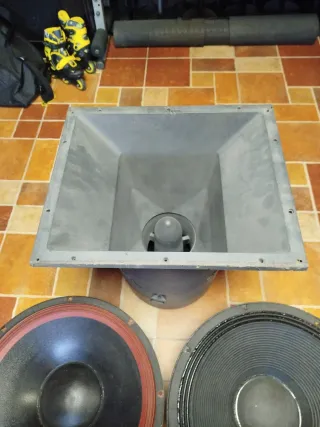 Altavoces profesionales varios tamaños