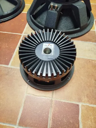 Altavoces profesionales varios tamaños