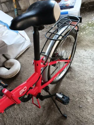 Bicicleta pieghevole Decathlon rossa