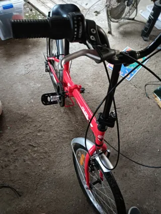 Bicicleta pieghevole Decathlon rossa