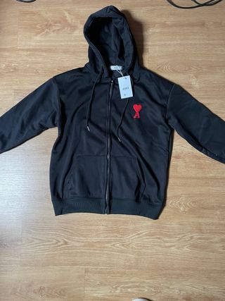 Chaqueta Ami Paris Negra con Corazón Rojo