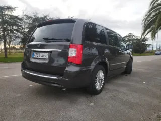 Lancia Voyager 2015