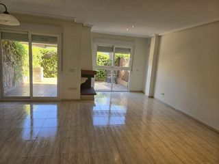 Casa adosada en alquiler en Mirasierra en Madrid