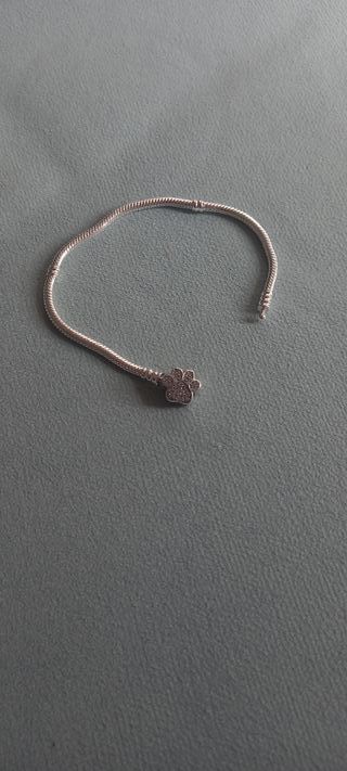 Pulsera plata con charm huella