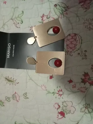 Pendientes Mango Perla Burdeos Dorados