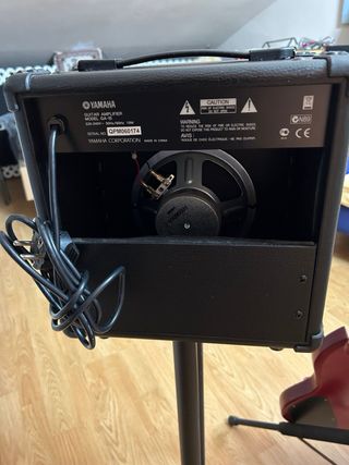 Guitarra Eléctrica Epiphone + Amplificador Yamaha