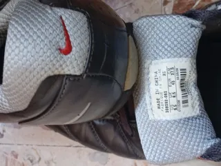 Scarpe Calcio Nike Nere e Rosse