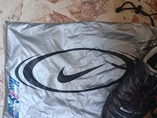 Scarpe Calcio Nike Nere e Rosse