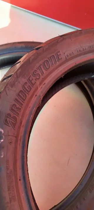 -Neumático Bridgestone