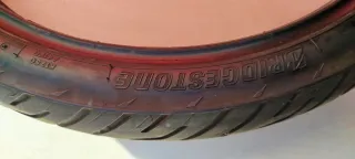 -Neumático Bridgestone