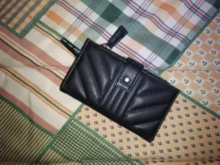 Cartera negra Inside básica y elegante