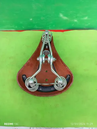 Sillín de cuero para bicicleta antigua