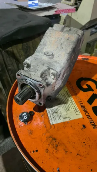 Bomba hidráulica basculante