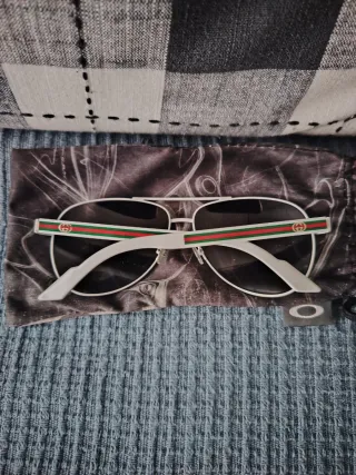 Modelo vintage aviador Gucci.