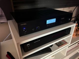 Amplificador Rotel A11 Tribute Negro