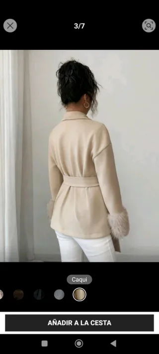 Abrigo caqui con puños de pelo