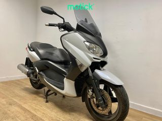 YAMAHA XMAX 125