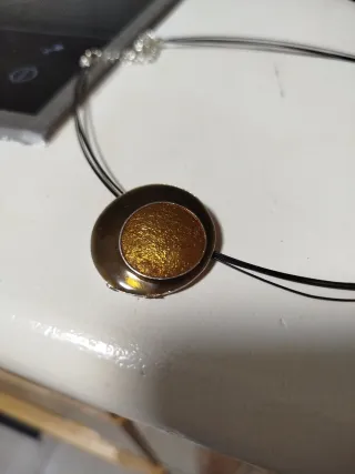 Colgante Negro y Dorado