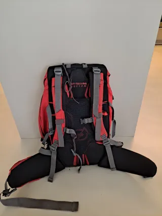 Mochila 40L Negra y Roja