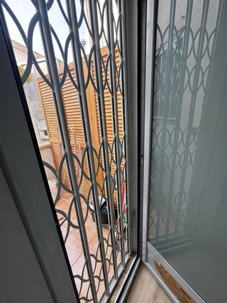 Rejas de seguridad como nuevas con llaves