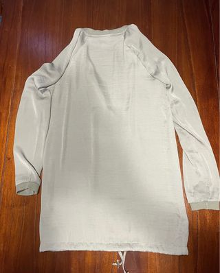 Chaqueta larga fina verde con cremallera