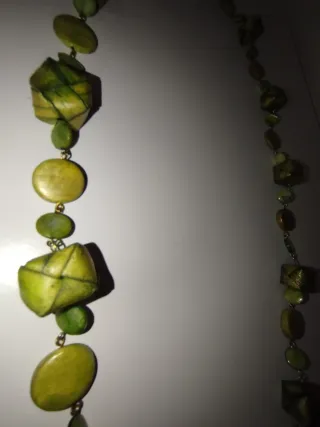 Collar de cuentas verde