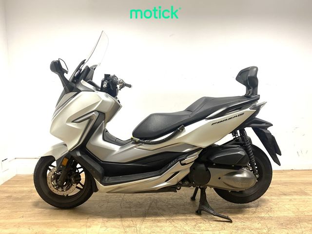 HONDA FORZA 300