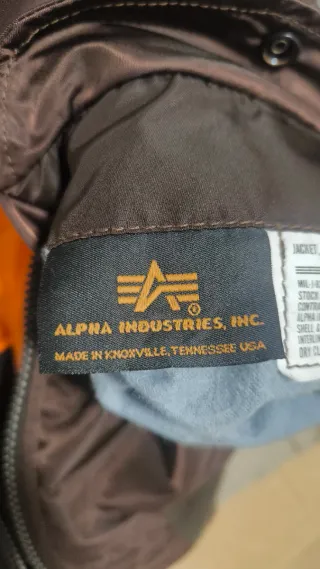 Chaqueta Alpha Industries MA-1 Marrón