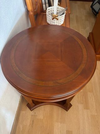 Mesa auxiliar redonda de madera