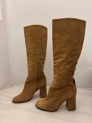 Botas altas ante Zara