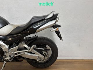 SUZUKI GSR 600