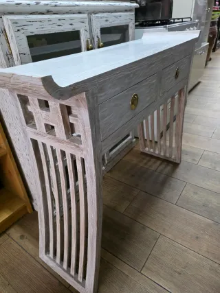 Recibidor de madera estilo oriental