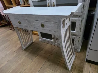 Recibidor de madera estilo oriental