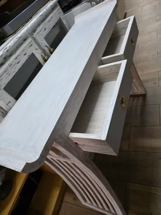 Recibidor de madera estilo oriental