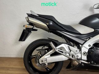 SUZUKI GSR 600 (A)