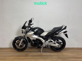 SUZUKI GSR 600 (A)