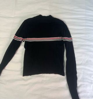 Jersey negro cuello perkins crop