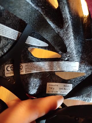 Casco da bici Bell rosso, bianco e nero