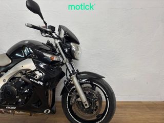 SUZUKI GSR 600