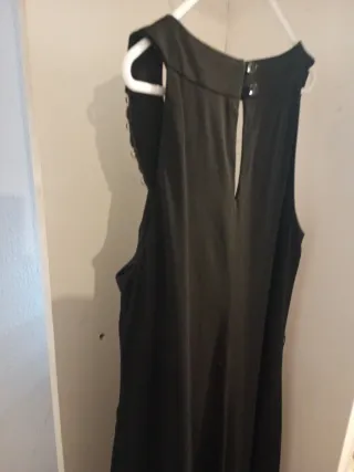 Vestido negro con pedrería
