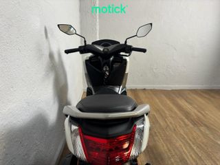 YAMAHA NMAX 125
