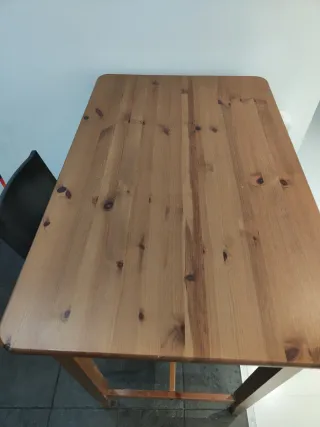 Mesa alta de madera para comedor