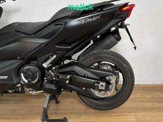 YAMAHA TMAX 560