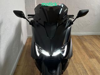 YAMAHA TMAX 560