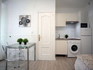 Estudio en alquiler en San Andrés en Madrid