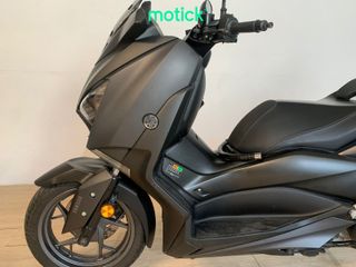 YAMAHA XMAX 125