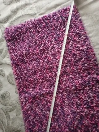 Alfombra tejida a mano rosa y morada